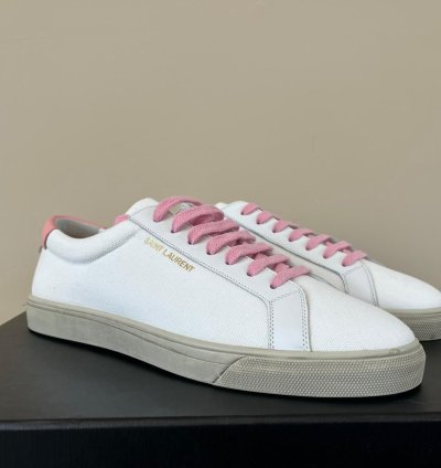 Andy Low Top Sneakers In White Pink