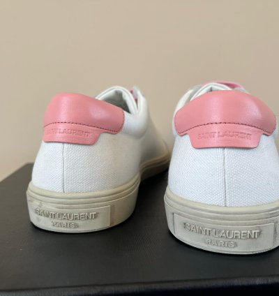 Andy Low Top Sneakers In White Pink