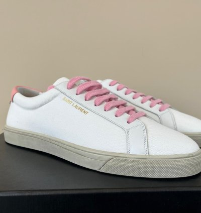 Andy Low Top Sneakers In White Pink