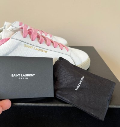Andy Low Top Sneakers In White Pink