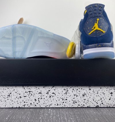 Nike Air Jordan 4 Retro Michigan
