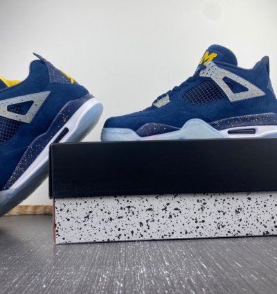 Nike Air Jordan 4 Retro Michigan