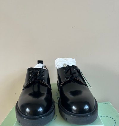 Arrow Derby In Black
