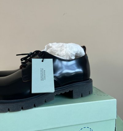 Arrow Derby In Black