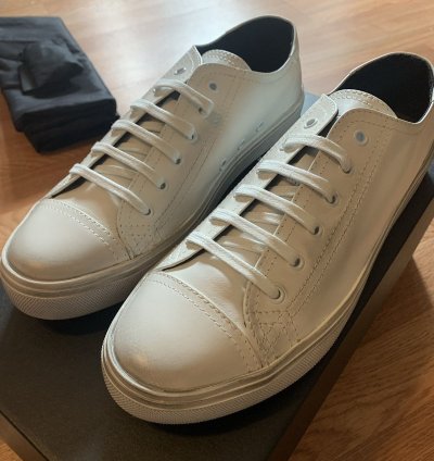 Bedford Low Top Sneakers