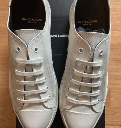 Bedford Low Top Sneakers