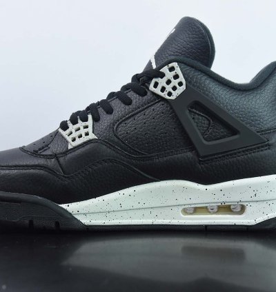 Nike Air Jordan 4 Retro Oreo