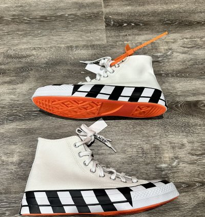 Converse Chuck Taylor All - Star 70 Hi Off - White