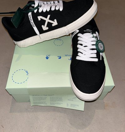 Low Vulcanized Off-white Virgil Sneakers