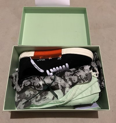 Low Vulcanized Off-white Virgil Sneakers