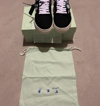 Low Vulcanized Off-white Virgil Sneakers