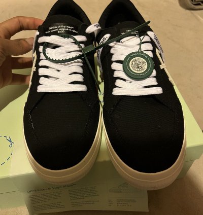Low Vulcanized Off-white Virgil Sneakers