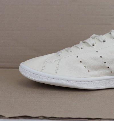 O1rshd1 Stain Smith Adidas Shoes In Off White Black
