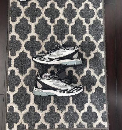 Off White Be Right Back