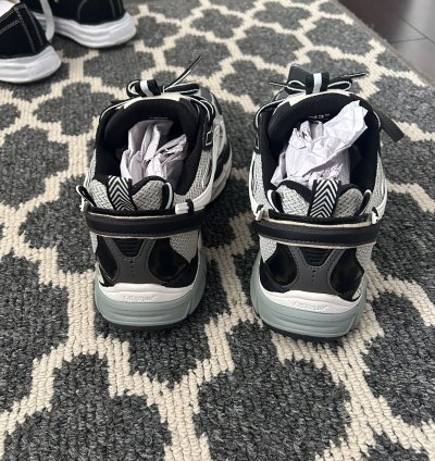 Off White Be Right Back