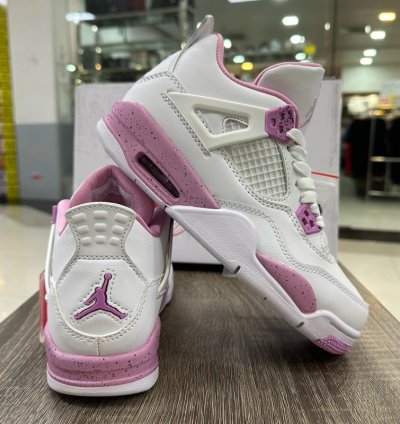 Jordan 4 Pink Oreo