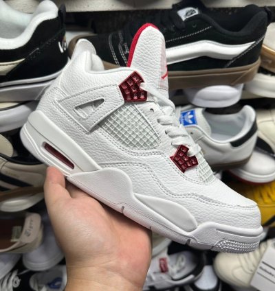 Jordan 4 Metallic Red