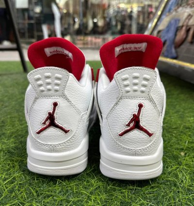 Jordan 4 Metallic Red
