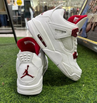 Jordan 4 Metallic Red