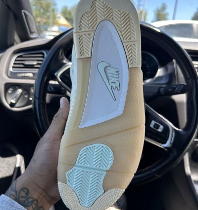 Off White Jordan 4
