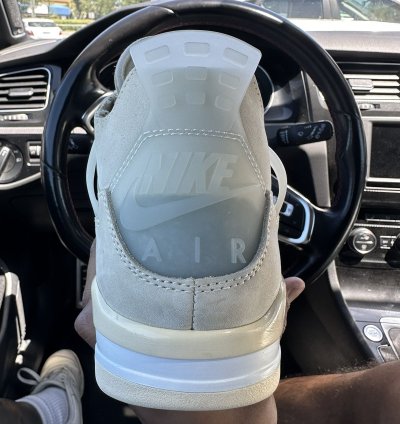 Off White Jordan 4