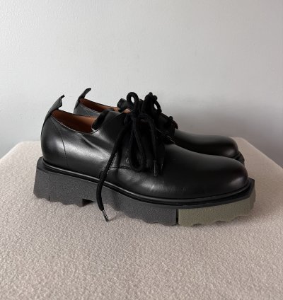 Off White Leather Sponge Derby In Black