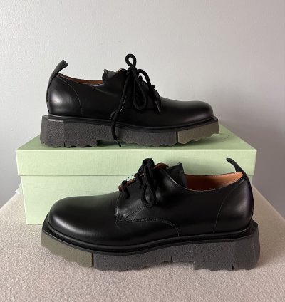 Off White Leather Sponge Derby In Black