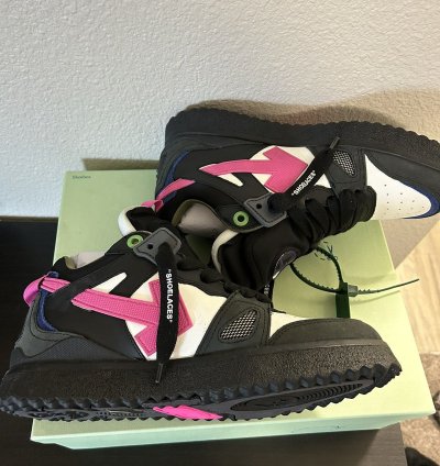 Off White Sponge Mid Top Black Fuchsia