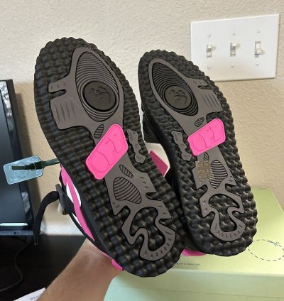 Off White Sponge Mid Top Black Fuchsia