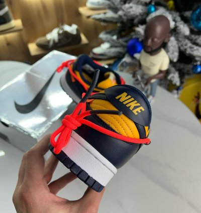 Nike Dunk Low X Off-white University Gold