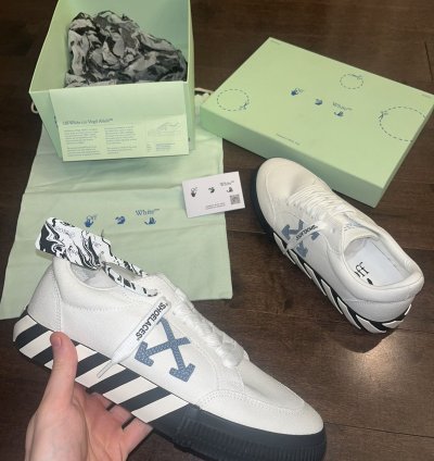 Off White Vulcanized Low Sneaker