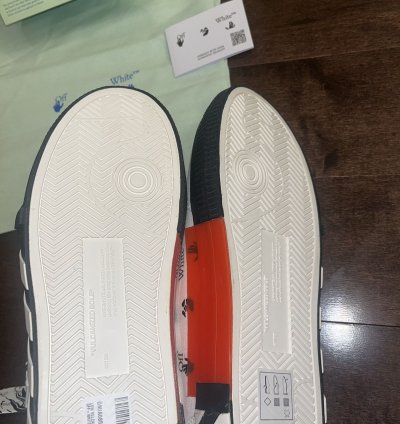 Off White Vulcanized Low Sneaker