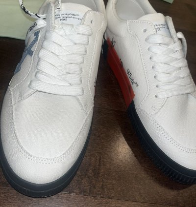 Off White Vulcanized Low Sneaker