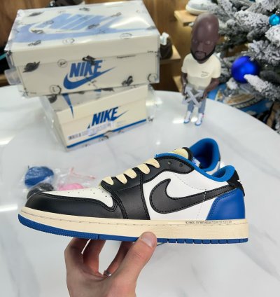 Jordan 1 Retro Low Og Sp Fragment X Travis Scott