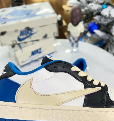 Jordan 1 Retro Low Og Sp Fragment X Travis Scott