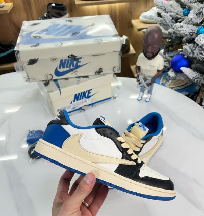 Jordan 1 Retro Low Og Sp Fragment X Travis Scott