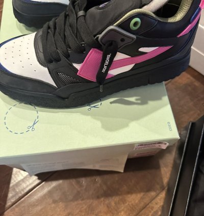 Off-white Mid Top Sponge Sneaker Black Fuschia 46