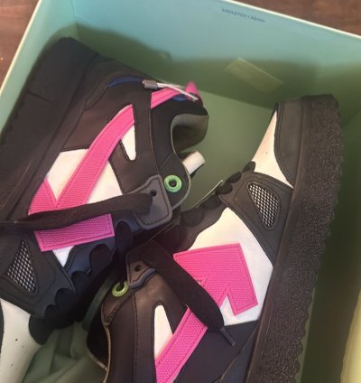 Off-white Mid Top Sponge Sneaker Black Fuschia 46
