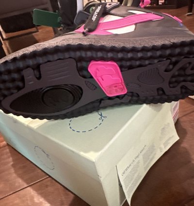 Off-white Mid Top Sponge Sneaker Black Fuschia 46