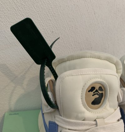 Off-white Midtop Sponge Snkrs Pristine