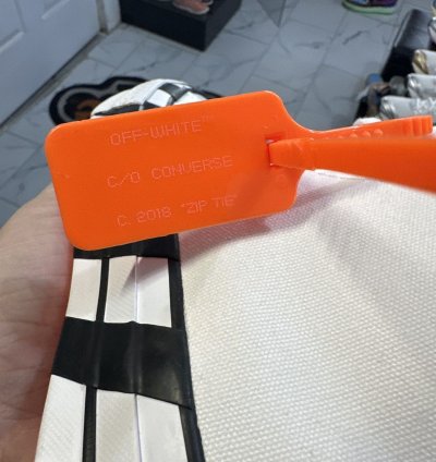 Off-white Nike Converse Chuck Taylor Size 5 New