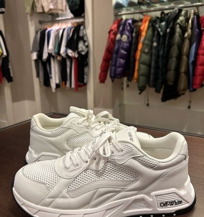 Off-white Runner Low Top