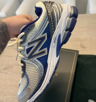 price Firm Ald New Balance 860v2 - Blue - Size 9 5