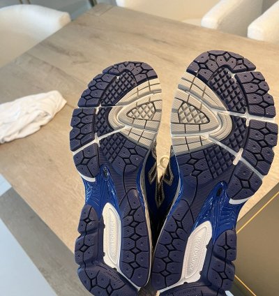 price Firm Ald New Balance 860v2 - Blue - Size 9 5