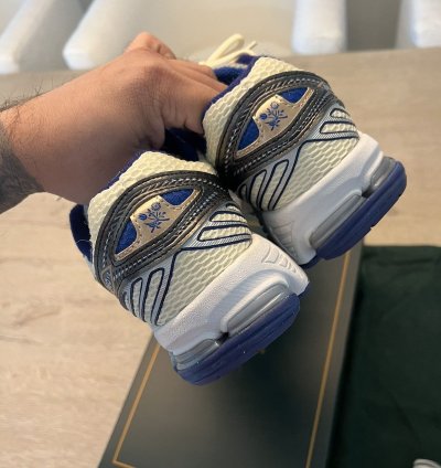 price Firm Ald New Balance 860v2 - Blue - Size 9 5