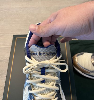 price Firm Ald New Balance 860v2 - Blue - Size 9 5