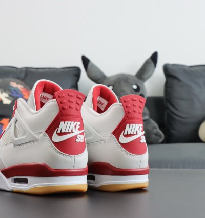 Nike Sb X Nike Air Jordan Varsity Red Dr5415-106