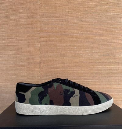 Signature Low Top Sneakers In Camo
