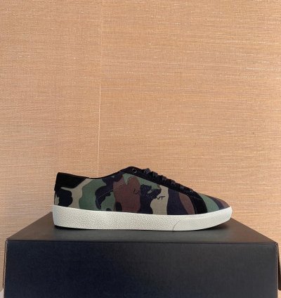 Signature Low Top Sneakers In Camo