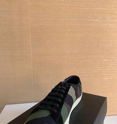 Signature Low Top Sneakers In Camo